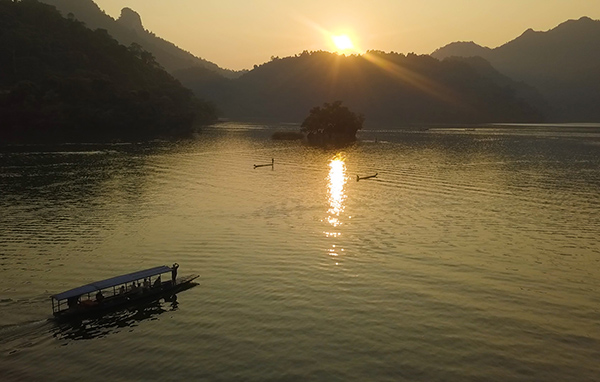 Ba Be/Road trip moto Vietnam Ba Be/Road trip moto Vietnam