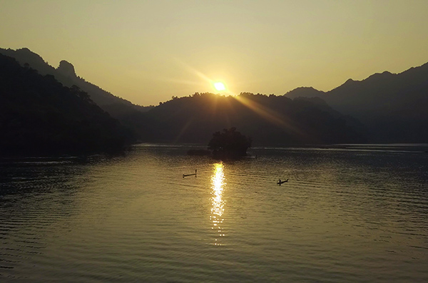 Lac de Ba be -  - Itinéraire du Nord Vietnam en 3 semaines