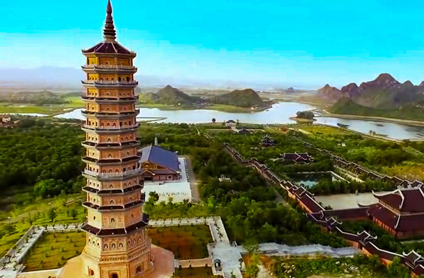 La pagode de Bai Dinh/Vietnam exploration La pagode de Bai Dinh/Vietnam exploration