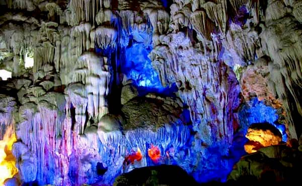 Voyage baie Halong - Nord du Vietnam - Grotte des Bouts de bois