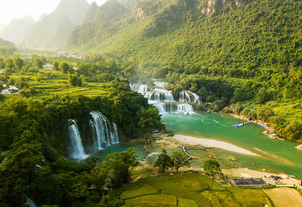 Sur les sentiers pittoresques du Nord Vietnam
