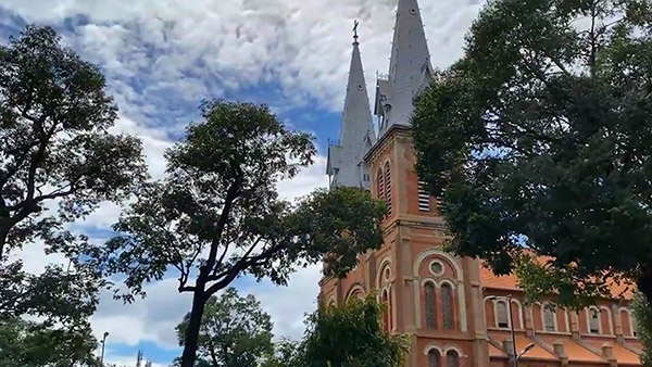 La cathédrale Notre-Dame de Saigon La cathédrale Notre-Dame de Saigon