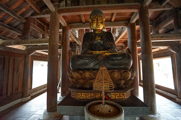 La pagode But Thap/Vietnam exploration La pagode But Thap/Vietnam exploration
