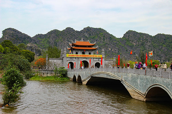 Hoa Lu/Vietnam exploration Hoa Lu/Vietnam exploration