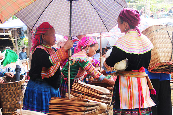 Nord du Vietnam avec ses marchés colorés.