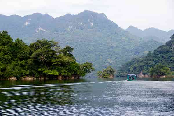  - Day 9: Ba Be - North-East Vietnam on motorbike - Ba Be lake