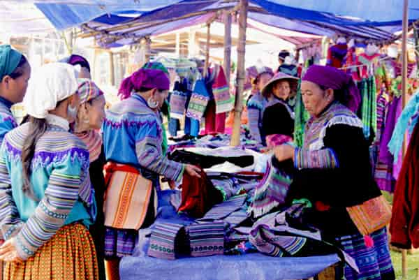  - Jour 9 : Bac Ha, Sapa - Voyage Nord Sud Vietnam - Marché Bac Ha