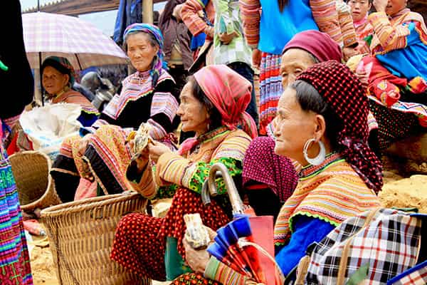 Travel North Vietnam - Bac Ha market