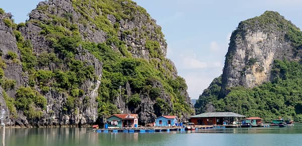 Bai Tu Long bay - Northern Vietnam - Vung Vieng fishing village