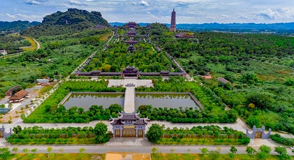 Pagode de Bai Dinh/ Vietnam exploration Pagode de Bai Dinh/ Vietnam exploration
